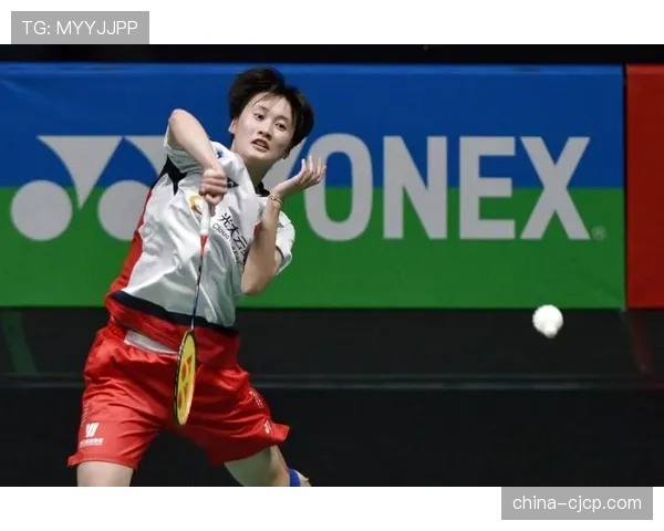 胜利与遗憾：老将奥原希望赛后向观众致意的复杂神情